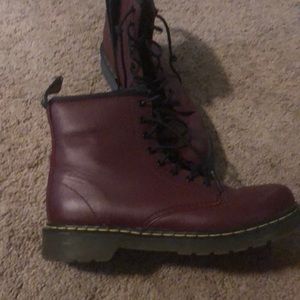 Dr martens maroon